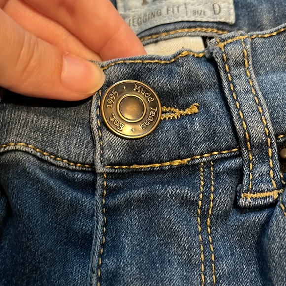 Mudd Jegging Fit Skinny Jeans - Picture 7 of 9